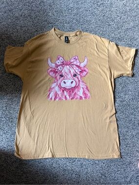 Women’s Gildan T-Shirt With Highlander Cow